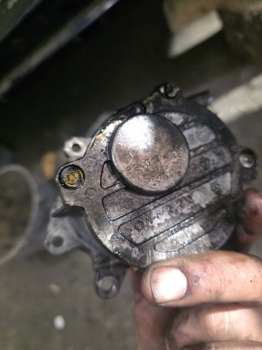 Вакуум помпа за Mercedes 3.2 дизел ОМ 642