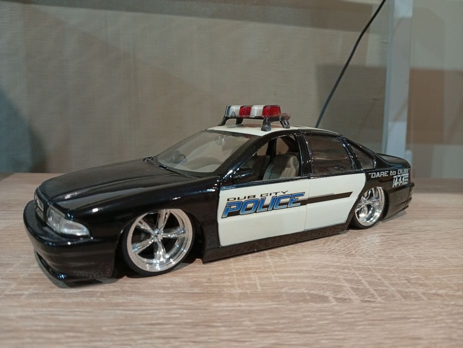 Моделите са в мащаб  1:18 и 1:24