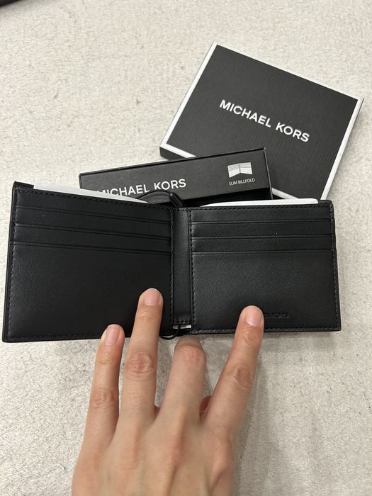 Портфейли Michael Kors и CK и Guess