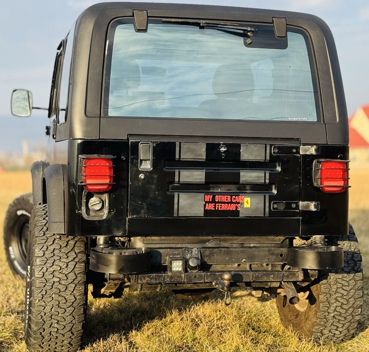 Vând Jeep Wrangler Yj 2.5 l benzina