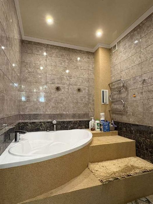 Продам 3х комн кв Батыс 63 школа