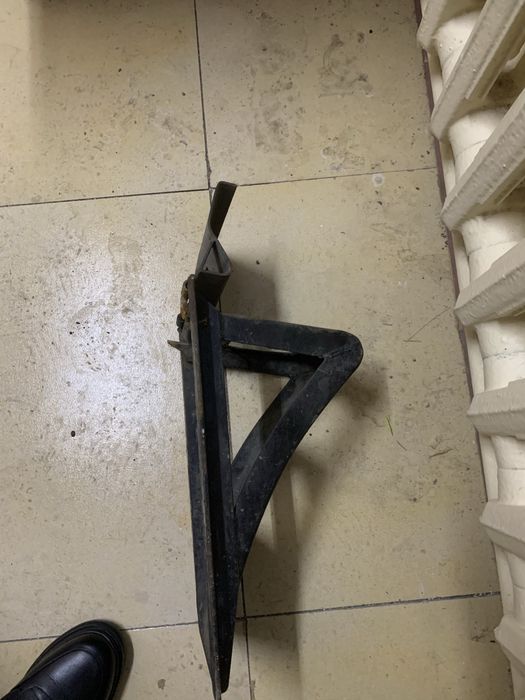 Противооткатный упор для грузавой авто