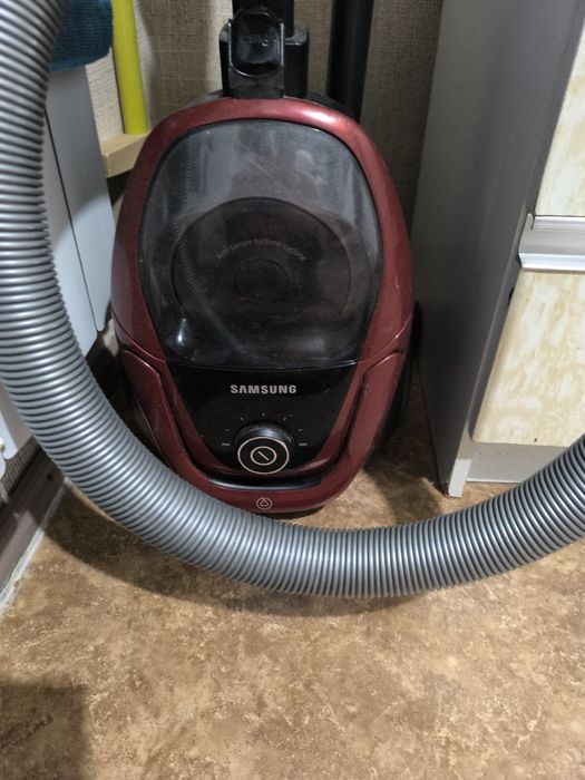 Пылесос Samsung рабочий