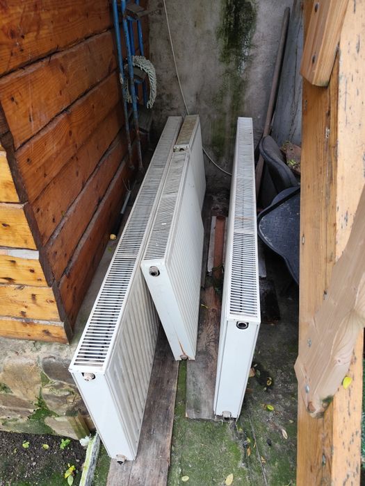 Calorifere de vânzare 4 bucăți: 2m, 1,8m , 0,50cm