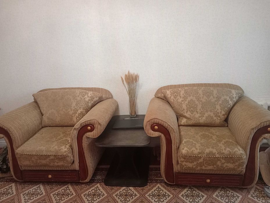 Продам диван 2 кресла+ журн столик