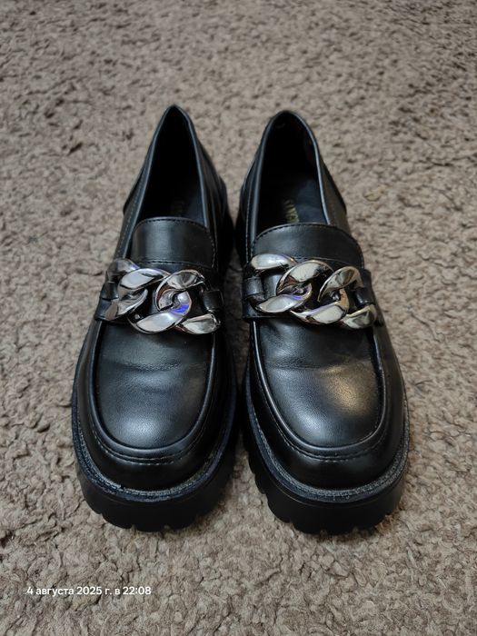 Женская обувь. В отличном состоянии