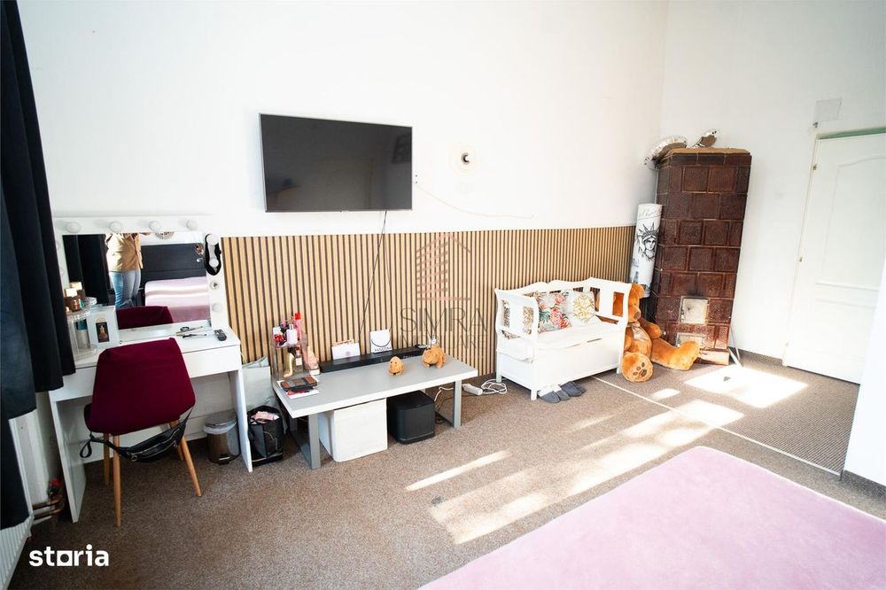 Casa la curte comuna pe str. Ady Endre