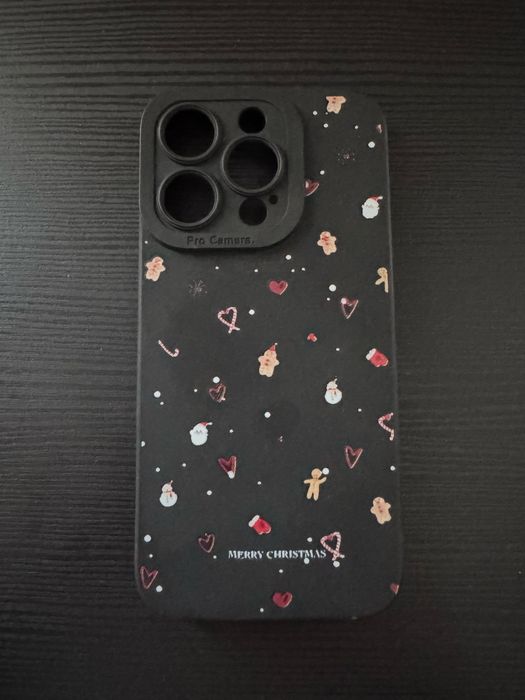 Комплект 2 нови кейса за iPhone 15 Pro - общо 4 евро