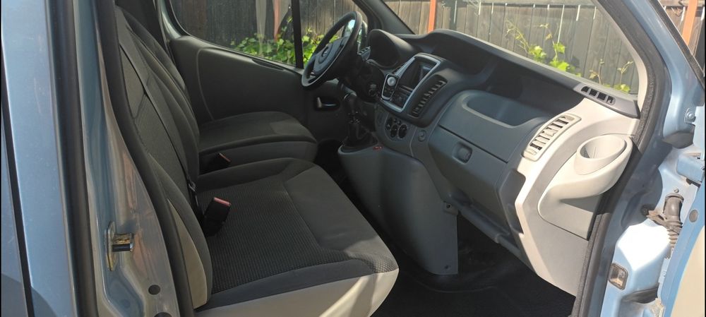 Opel Vivaro 2,0 Model Lung 2014 Navigație, Cameră spate.