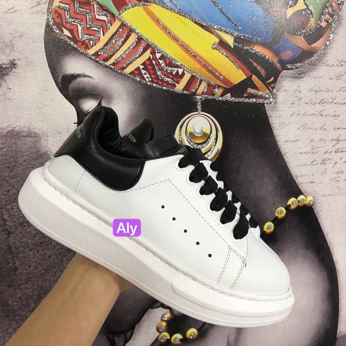 Adidasi si ghetute diferite modele