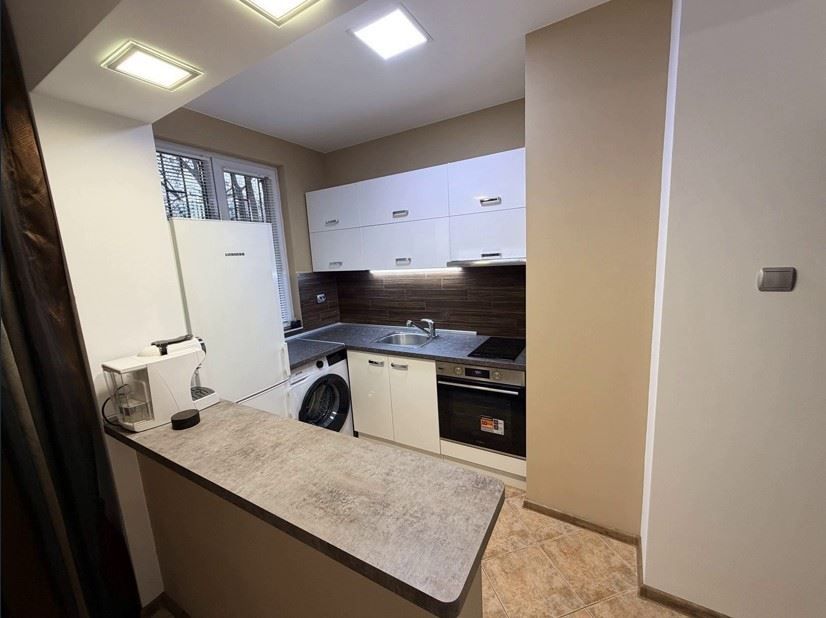 Дава се под наем Тристаен апартамент в София, Медицинска академия - 94 кв.м за 976.14 € - Снимка #4