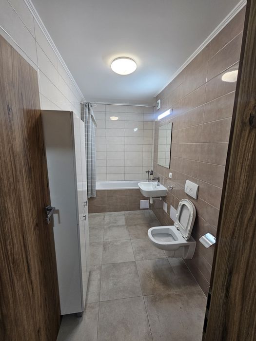 Proprietar Inchiriez apartament doua camere Maurer