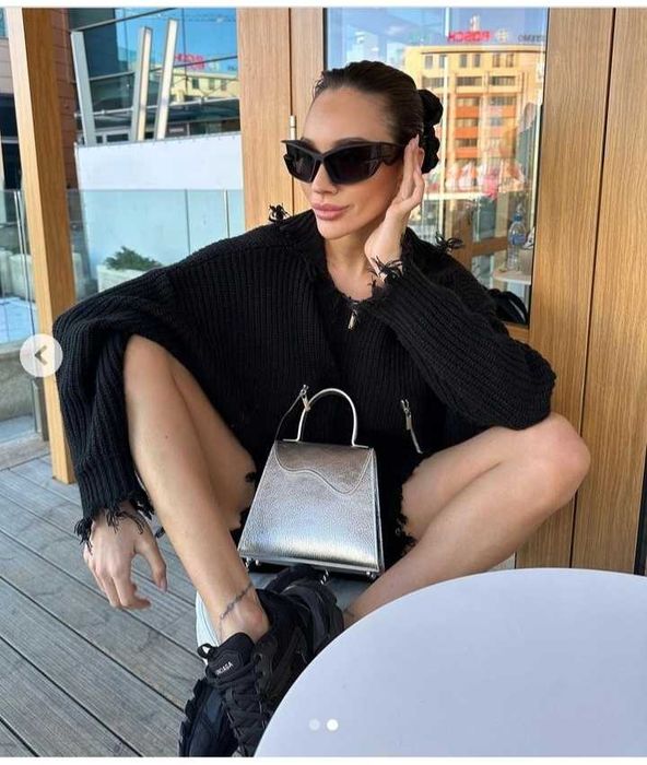 Късо пуловерче сиво