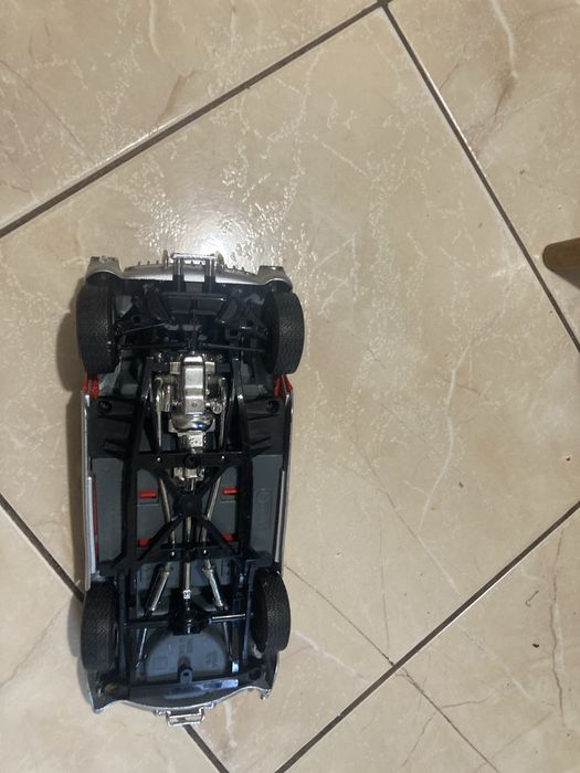 Количка Chevrolet Corvette 1957 burago 1/18 made in Italy