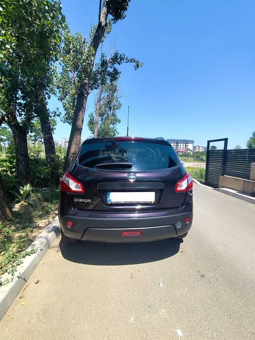 Vand Nissan Qashqai, 1.6 benzina, 114 cp, manual 5+1, panoramic