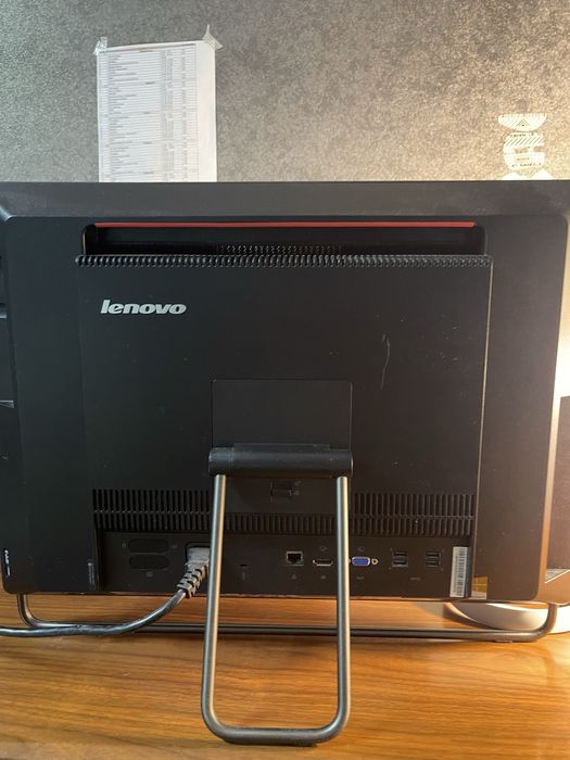 Моноблок Lenovo ThinkCentre m93z