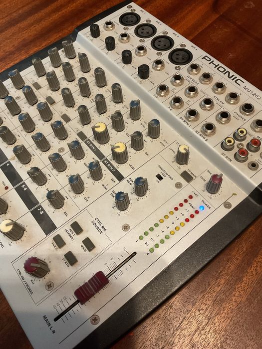 Миксер Phonic MU 1202 - 12 канала (с оригинално захранване)
