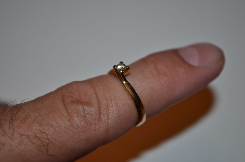 INEL AUR 18K + 1 Diamant = 0.12ct. - De Logodna - 3.3g.-  Solitaire !