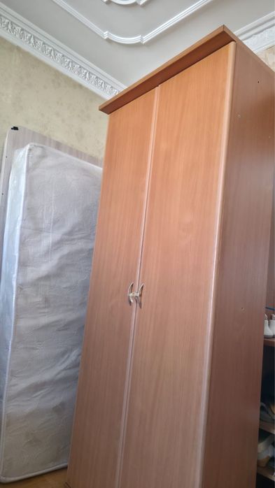 Шкаф в прихожую с зеркалом