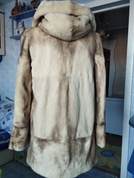 Норковая шуба продаётся