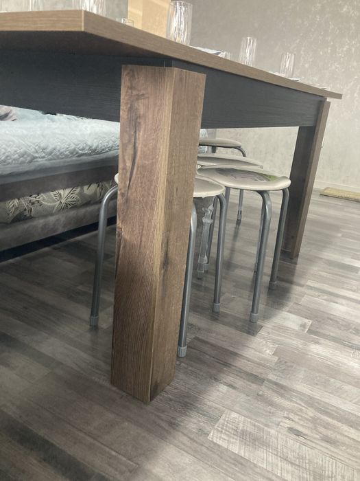 Складной стол в гостинную