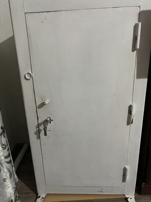 Продаю железный сейф