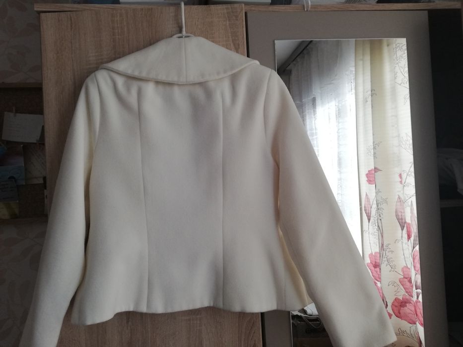 Бяло сако S размер