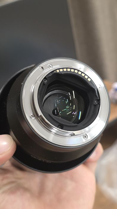 Продам объектив Sony FE 85mm F1.8
