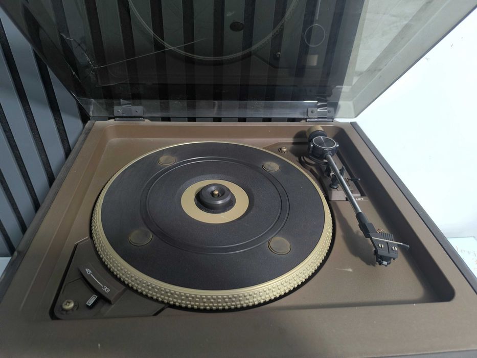 Sistem Audio Hi-Fi Nippon cu Radio AM/FM, Casetofon, Pick-up