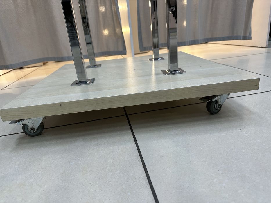 Стойка под одежду