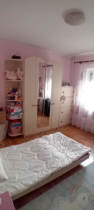 Mobila fete cu pat, noptiere si birou