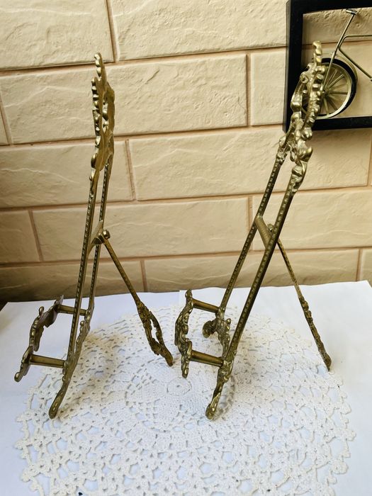 Красива месингова поставка от Англия