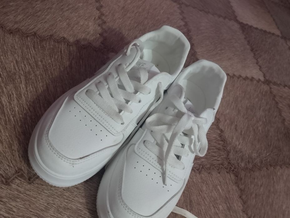 Продаю крассовки