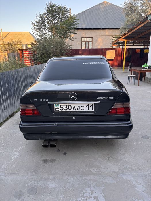 Mercedes 124E .3.2