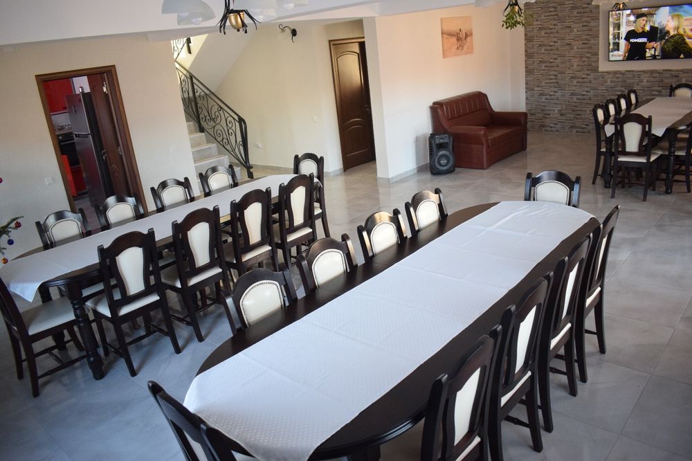 Vila de închiriat cu Ciubar  "Casa Dumitru "