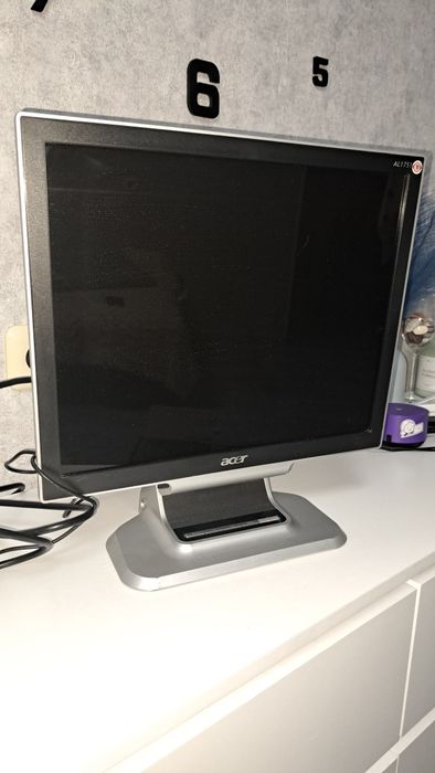 Продам ЖК монитор