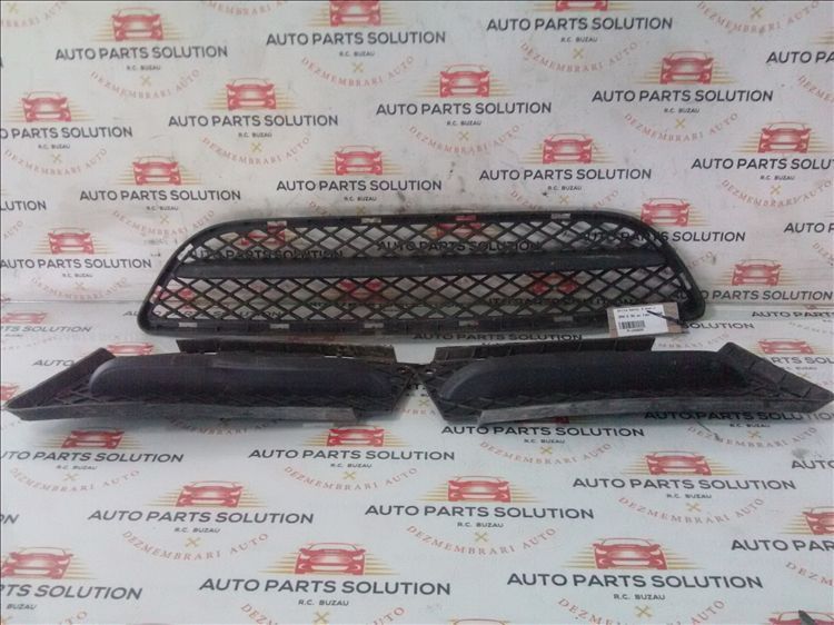 grila bara  3 buc.  bmw e 90 an fabr. 2006