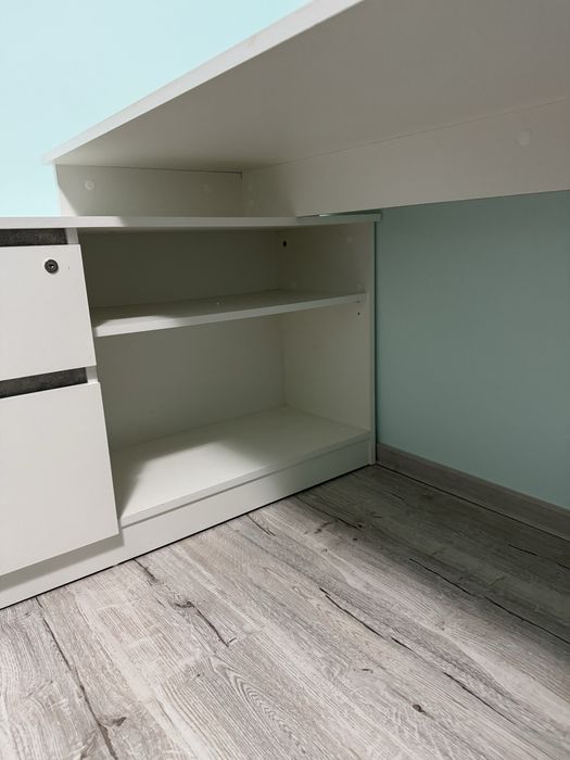 Birou Favi in stare foarte buna