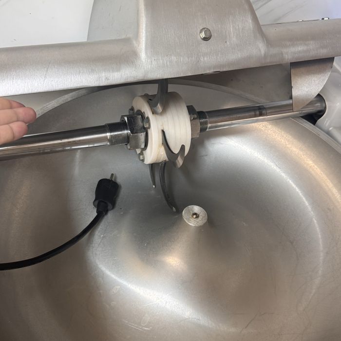 Продам куттер измельчитель