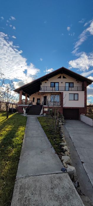 Casă de vânzare Ipotești ( zona Hereditas )