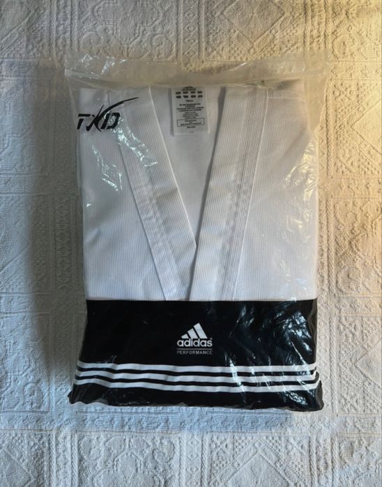 dobok(kimono) adidas adi start taekwondo wtf 150cm