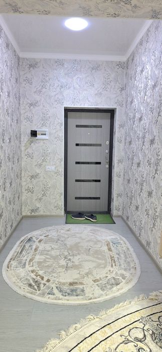 Kvartira sotiladi 7 mikrorayon
