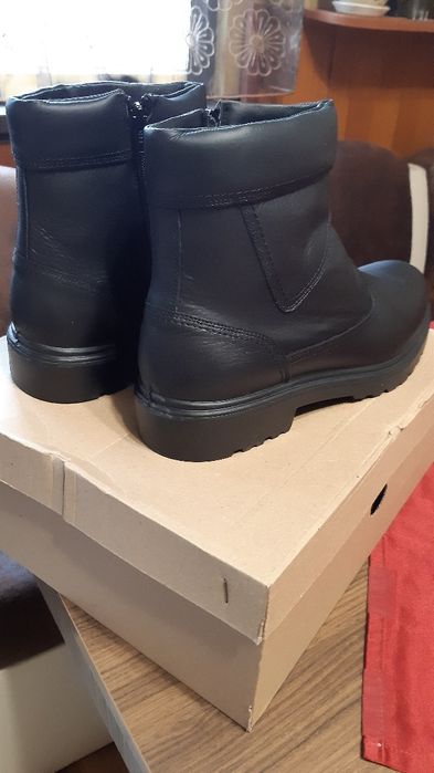 Зимни Боти чисто нови  номер 43