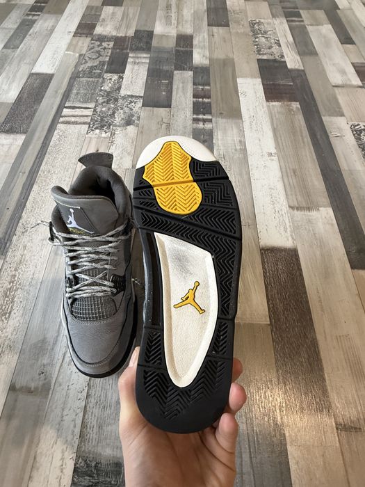 Jordan 4