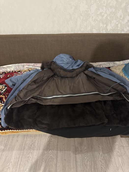 Продам парку б/у