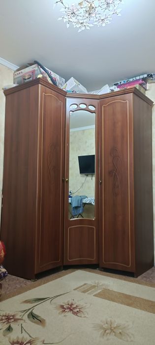 Шкаф угловой, для спальни