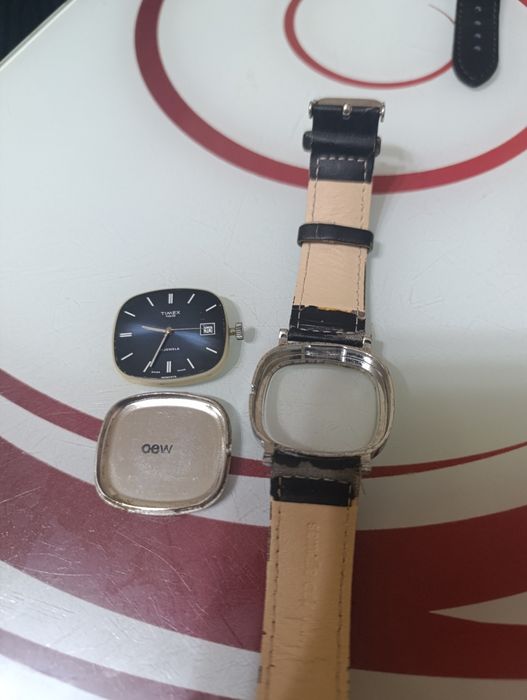 Ceas mecanic Timex -Swiss Made  (se vinde defect)