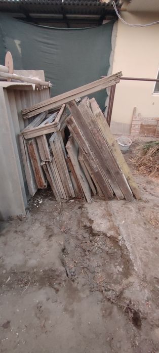 Продаются деревянные двери рамы и окна