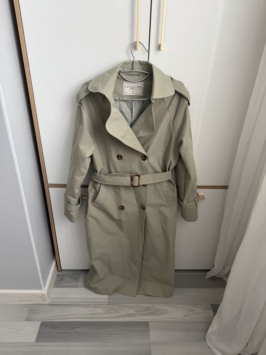 42/44 размер Тренч сатылады