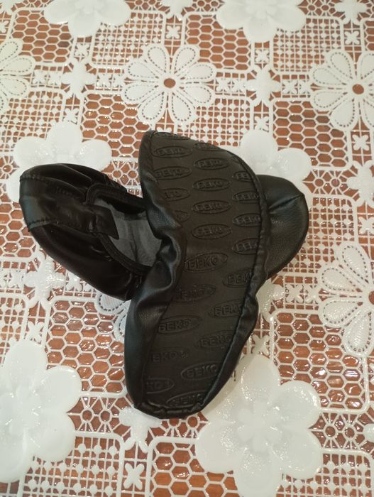 Черни цвички Беко за момиче момче стелка 17 см